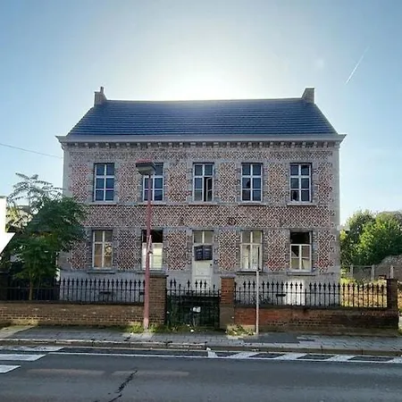 Les De *